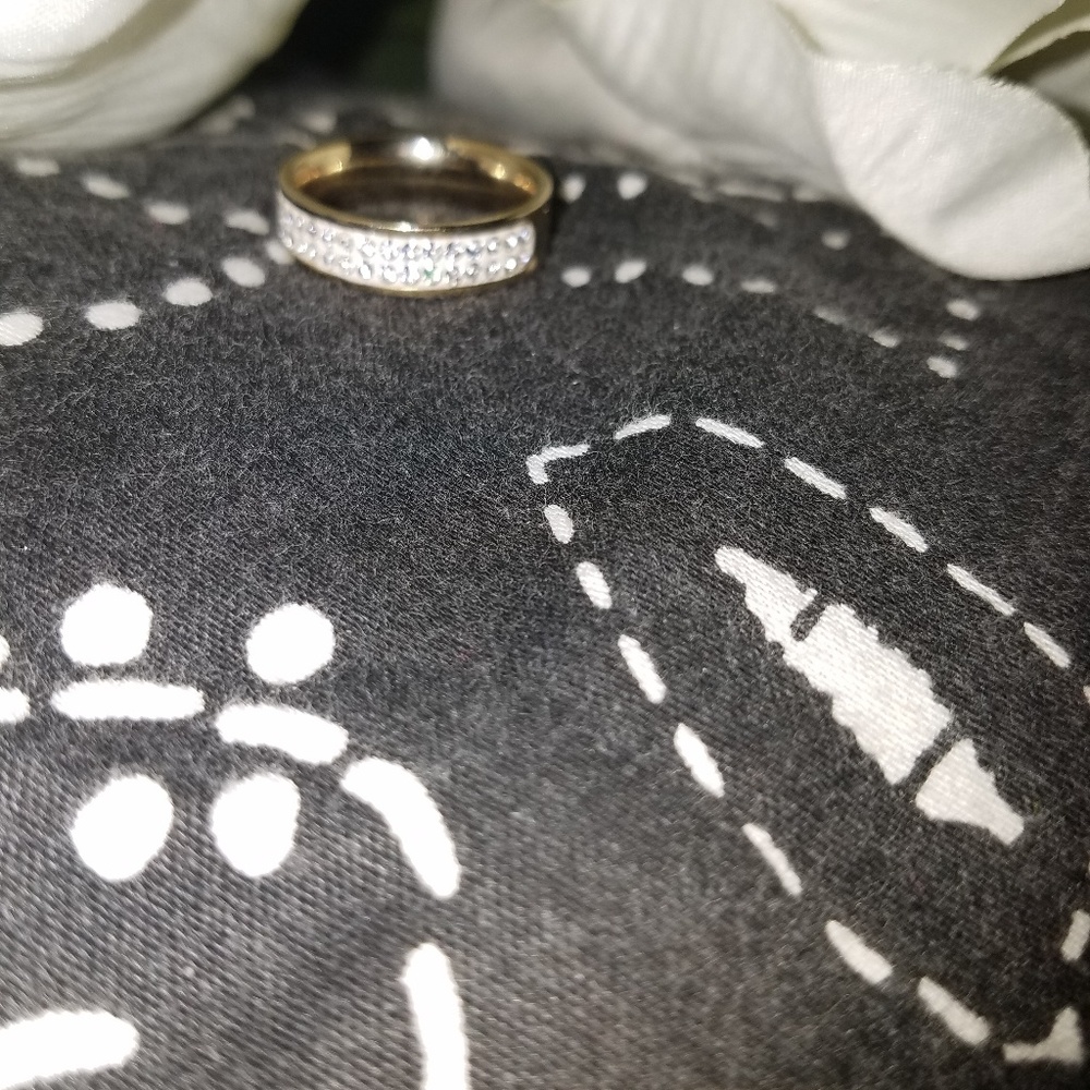 Ring - Picture 2 of 4